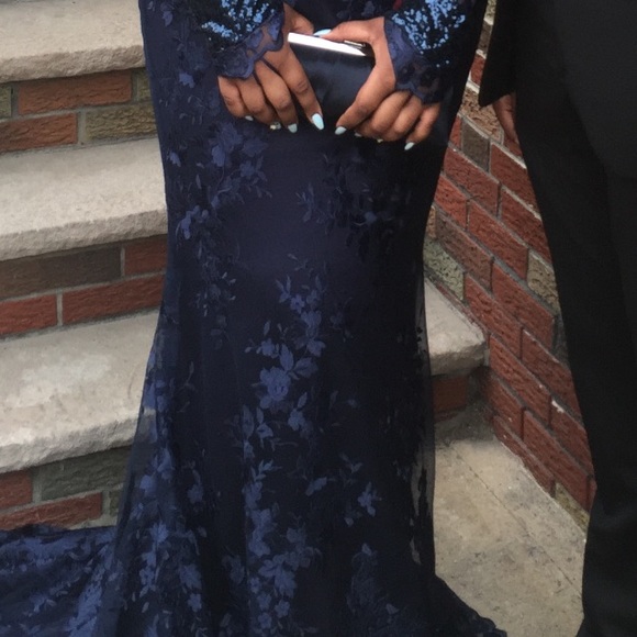 Size 18 Gown - Picture 2 of 4